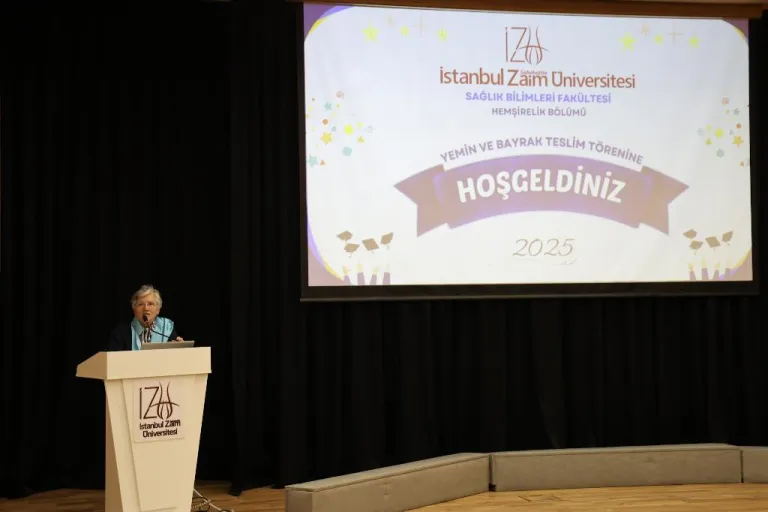 İZÜ Hemşirelik Bölümü'nde 2024–2025 Akademik Yılı Yemin ve Bayrak Teslim Töreni Coşkusu