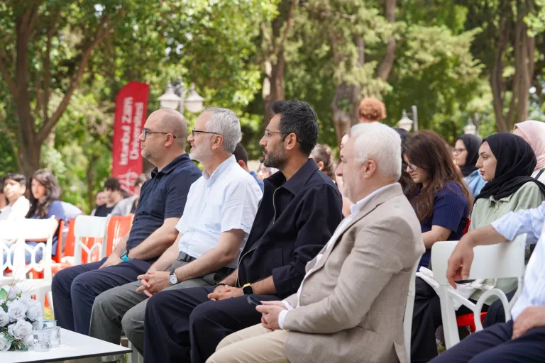 Üniversite Adayları İZÜ'de Gri Koç’la Buluştu