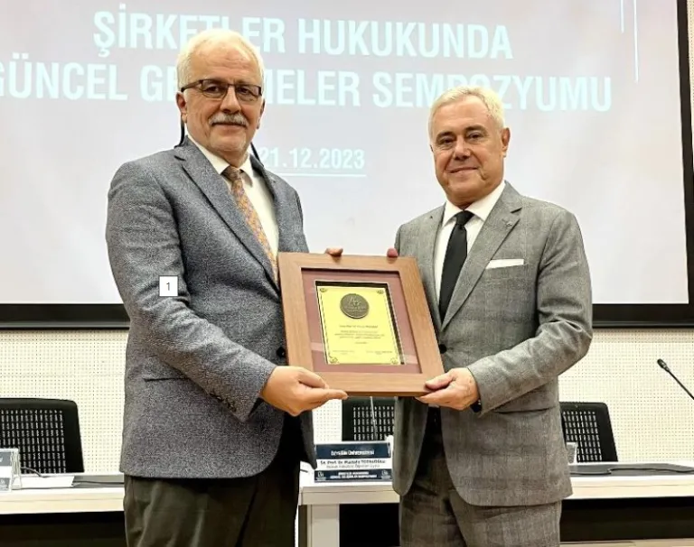 hukuk77.jpg